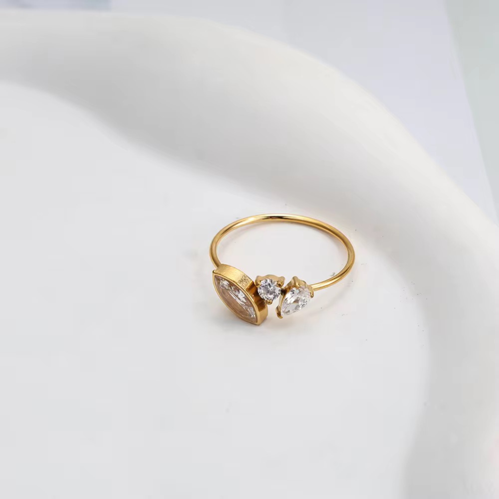 Aurora Trio Ring