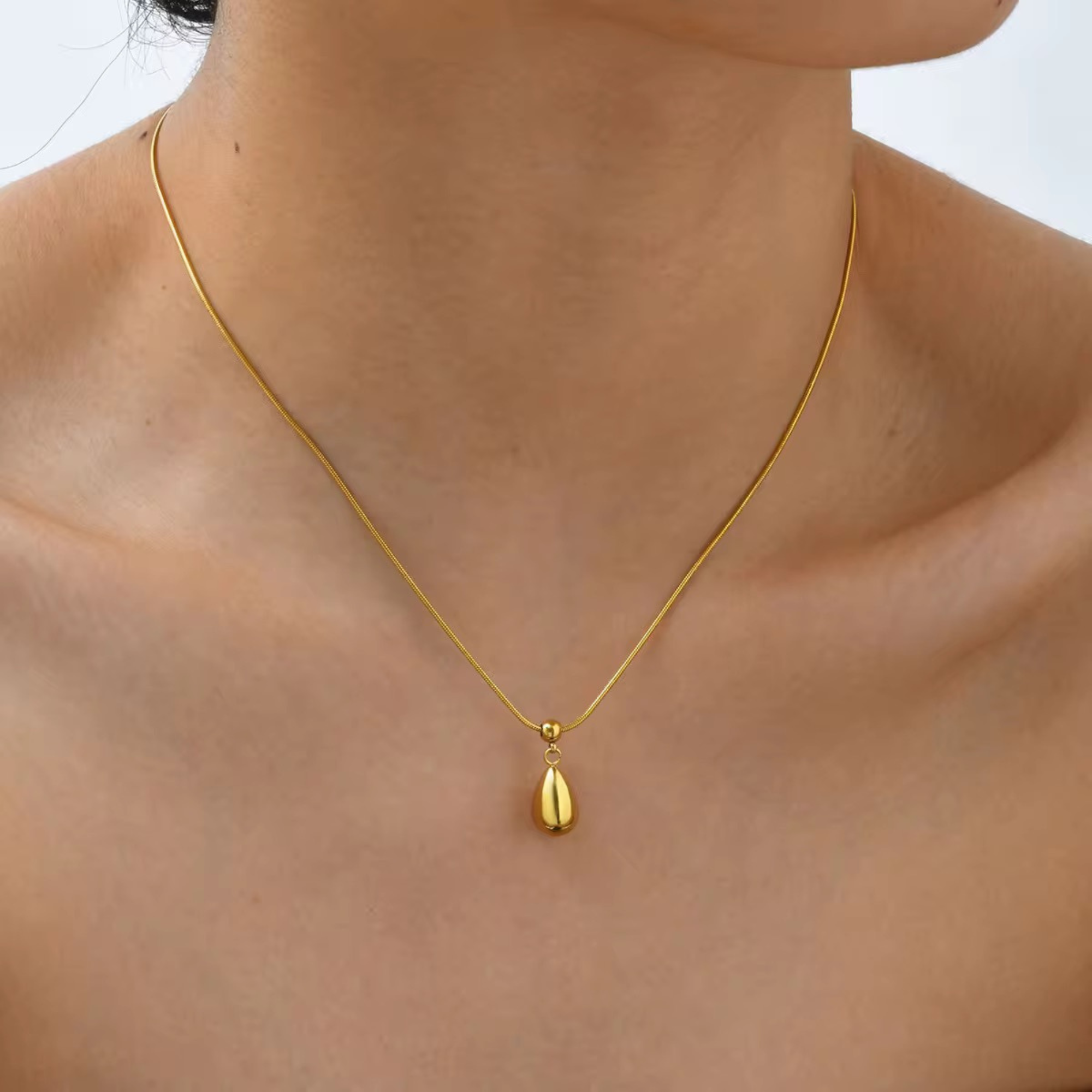 Golden Dew Drop Necklace