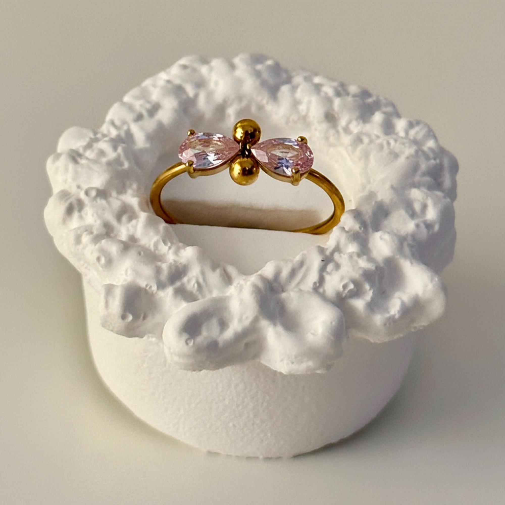 Twin lobe Ring