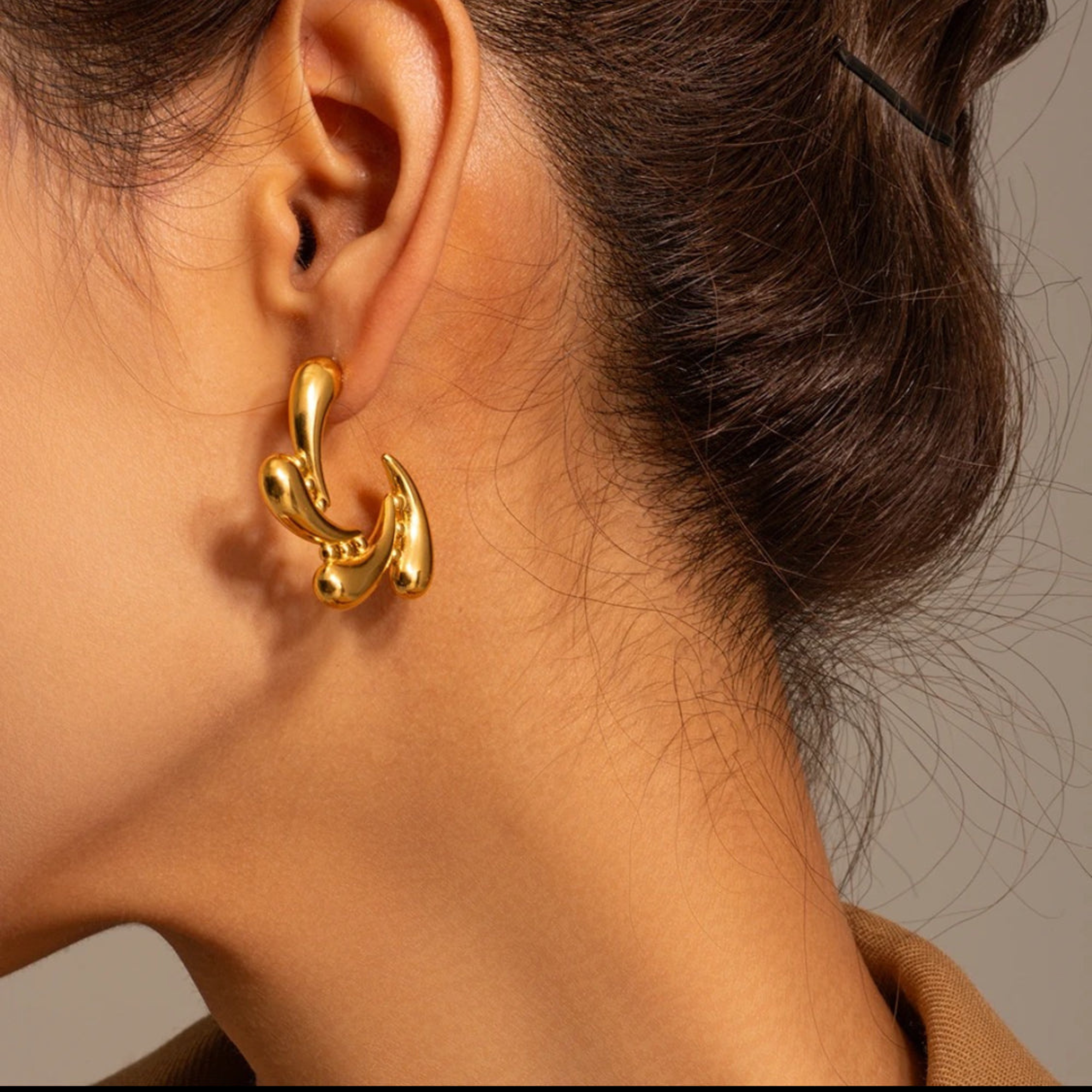 Aqua Drop Twirl Earring