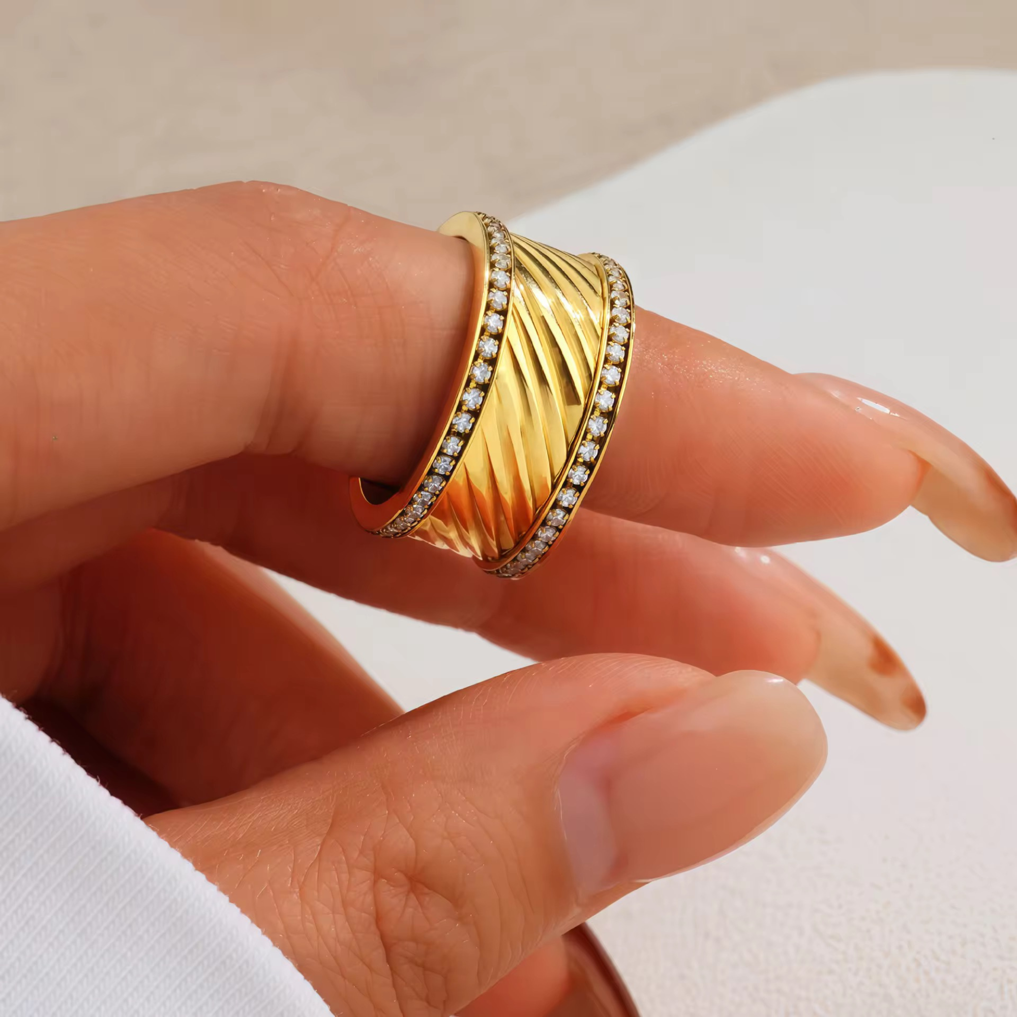 Luna Twist Ring