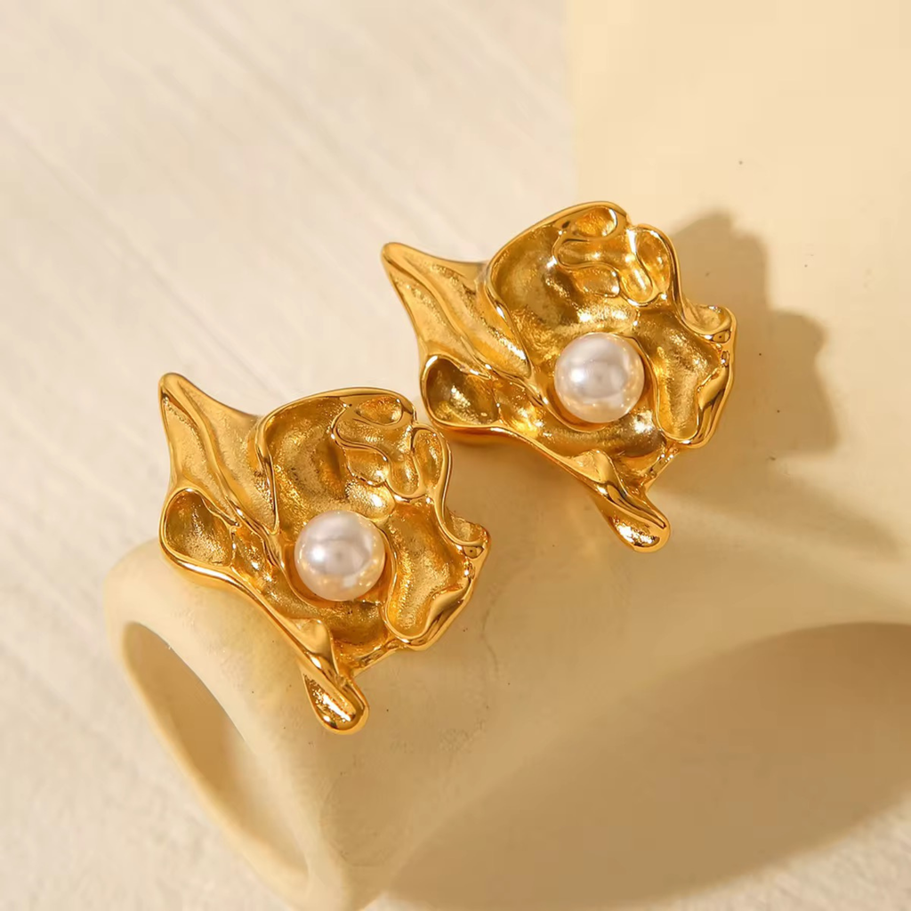 Rouched Pearl Earrings