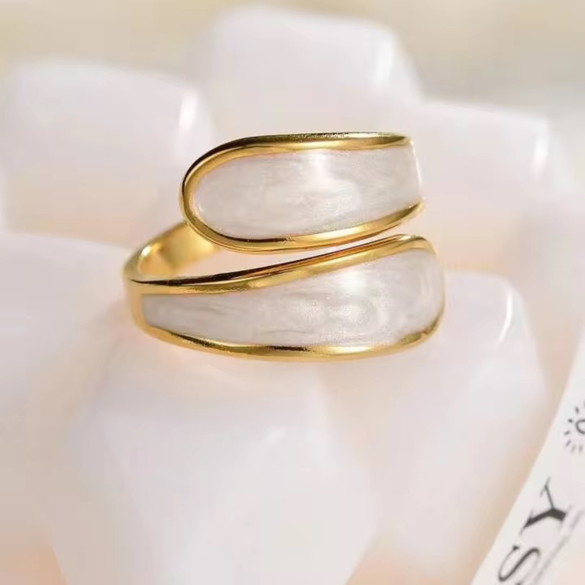 Overlapping Enamel Ring