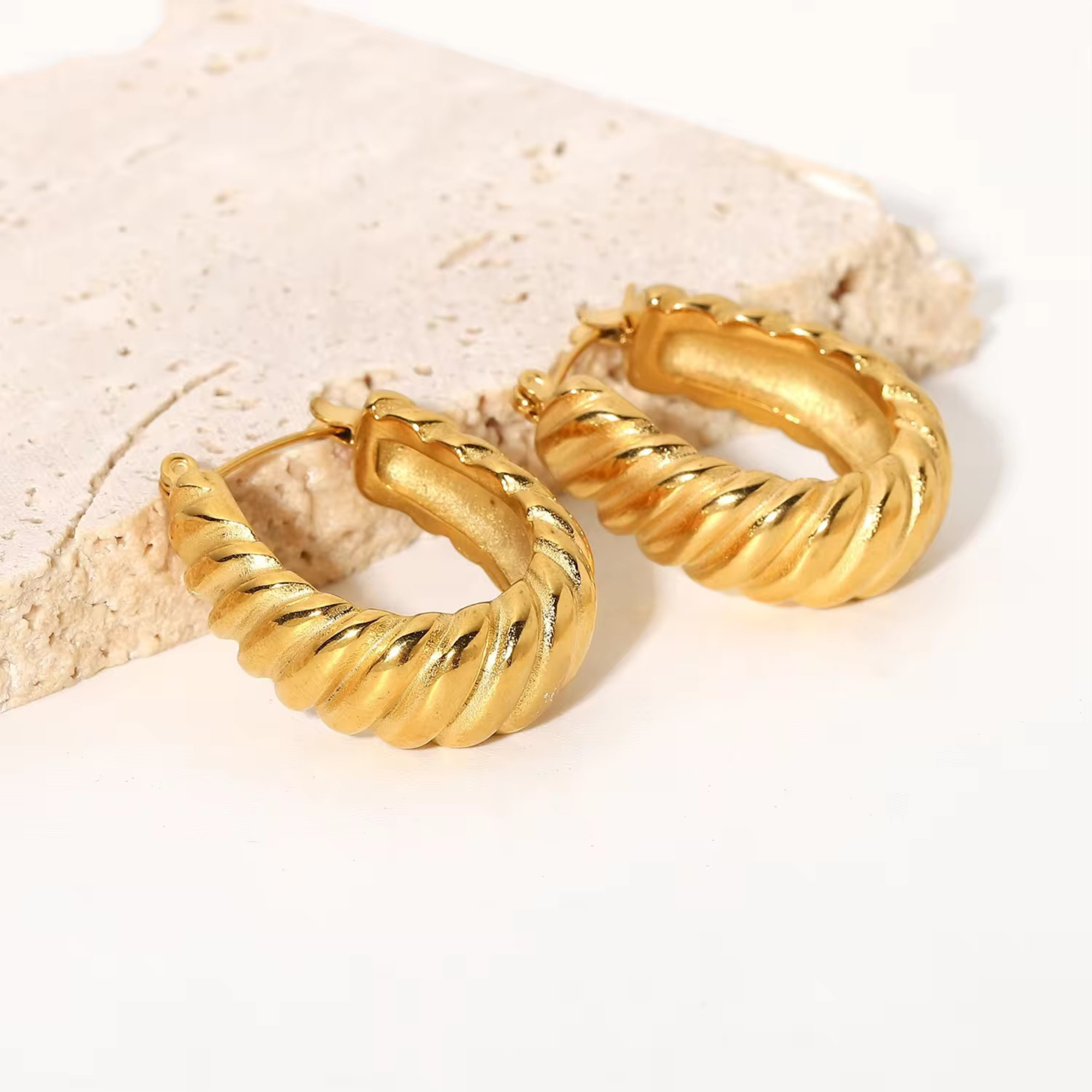 Jenny Hoops