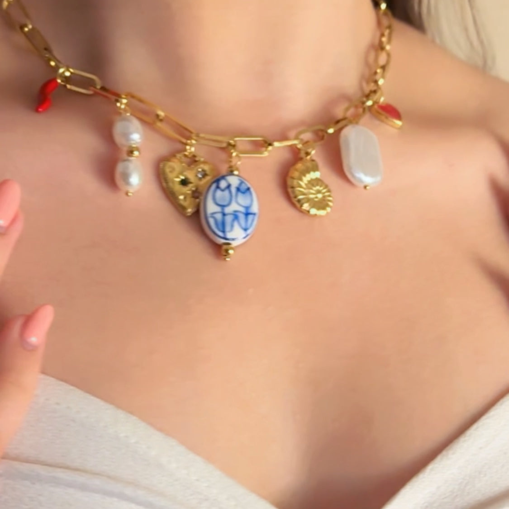La Vita Charm Necklace