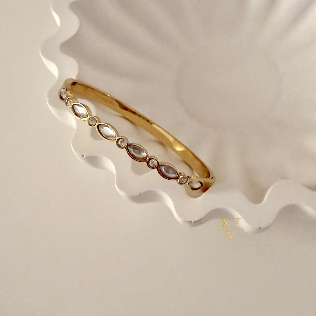 Iris Link Bangle ( Small Size-2.4”)