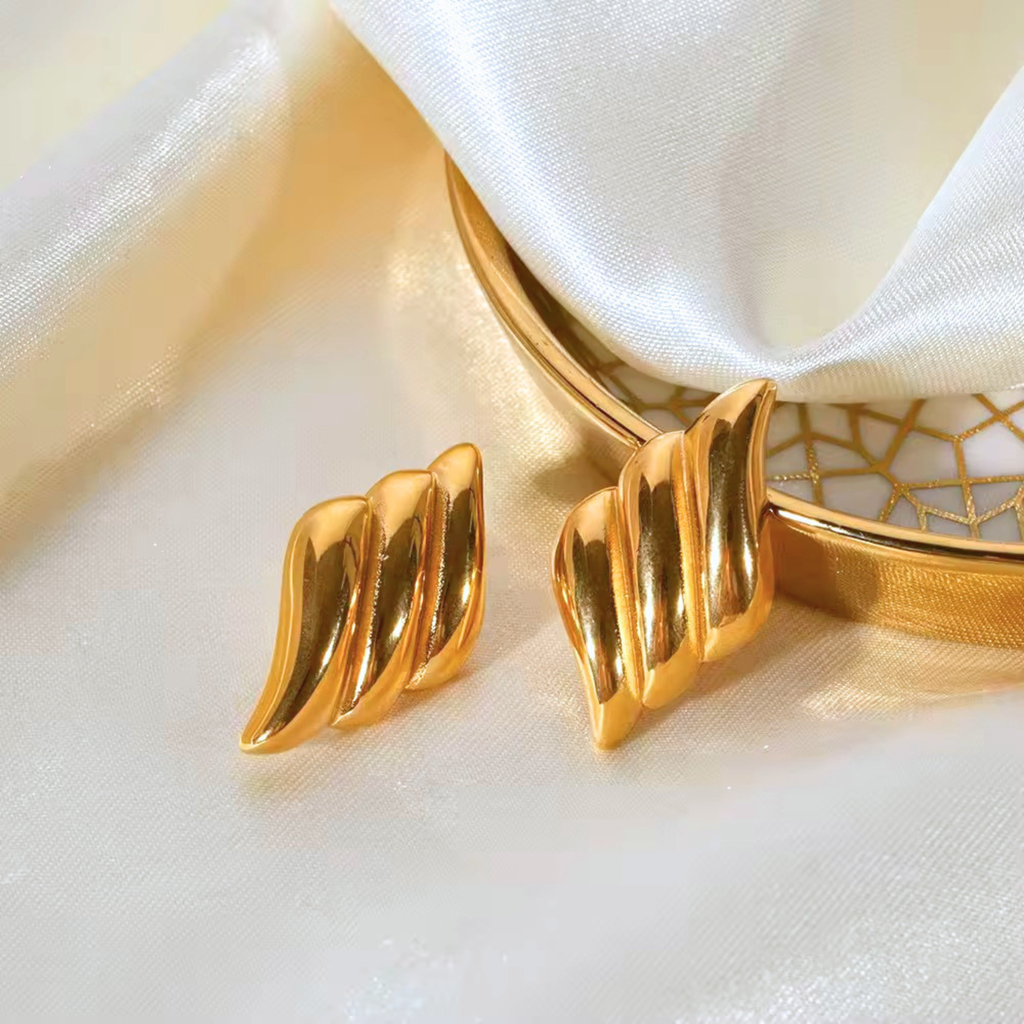 Golden Ripple Set ( Necklace + Earrings)