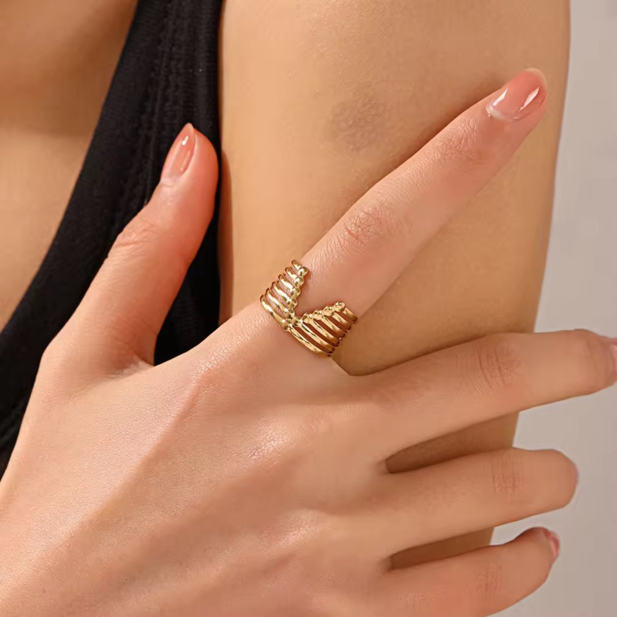 V-Shaped Ring