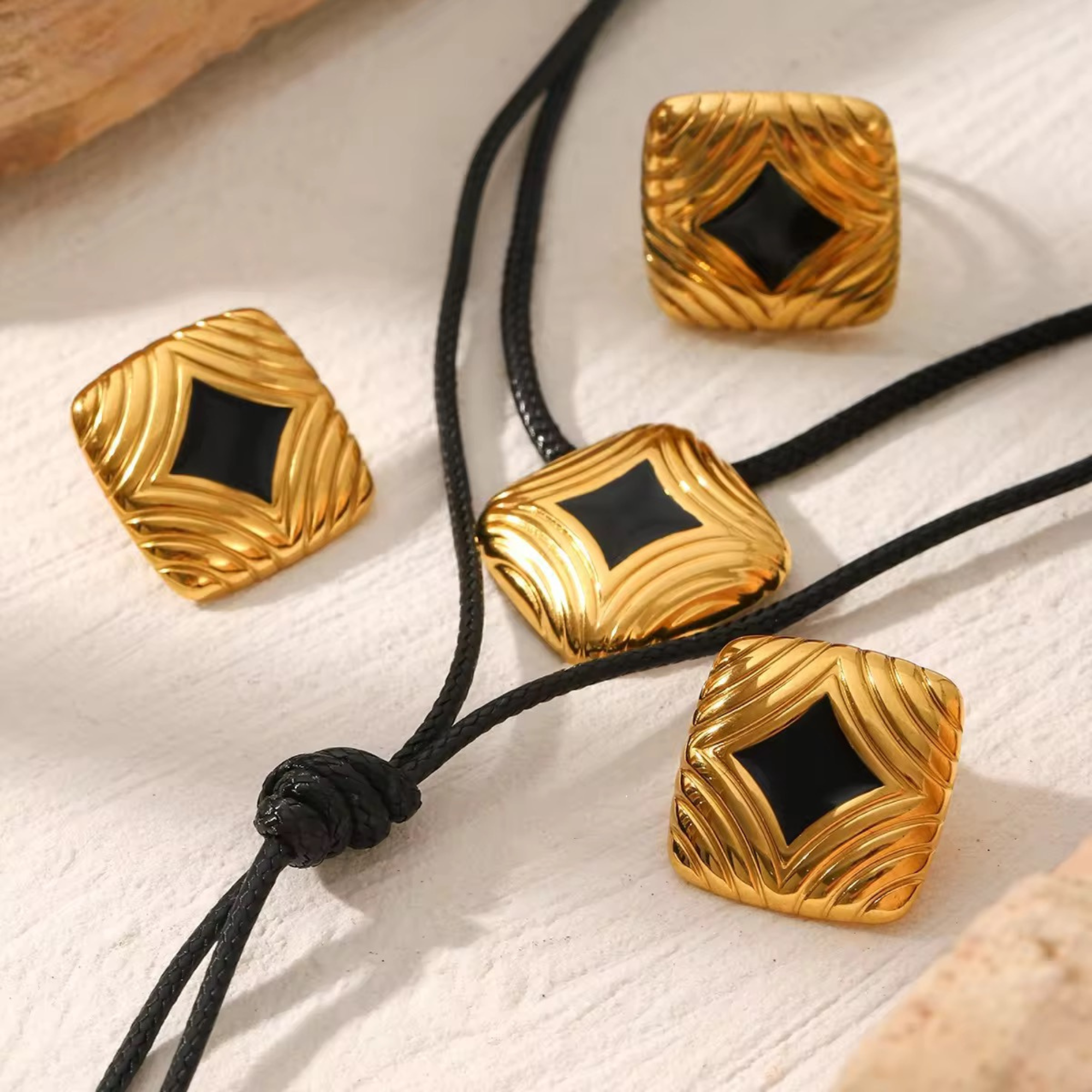 Noir Éclat Set ( Necklace + Earrings + Bracelet + Ring )