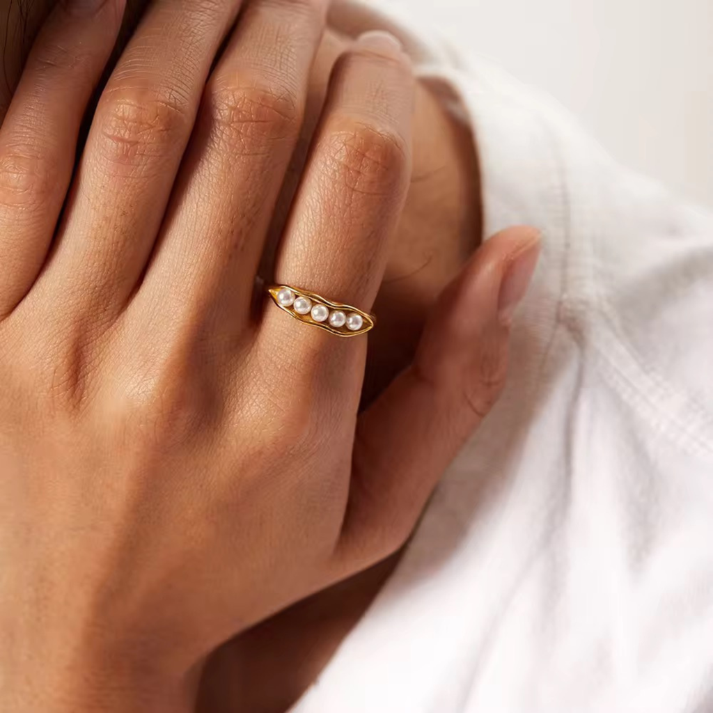 Josien Pea Pod Adjustable Ring