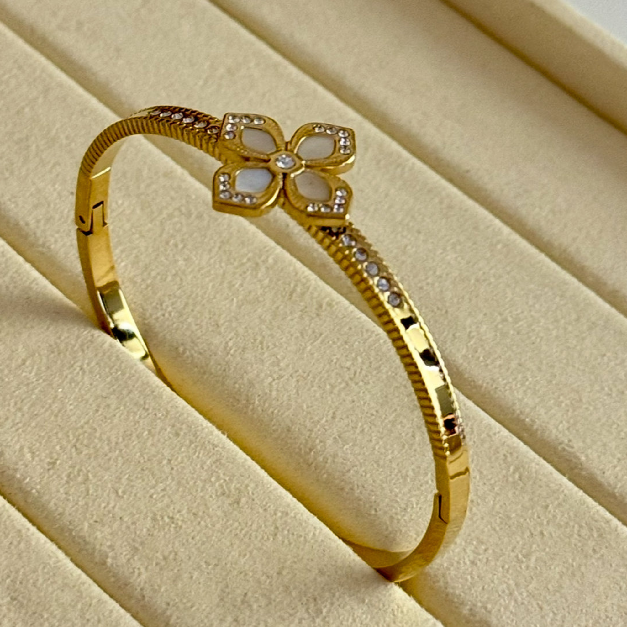 Lumora Bracelet