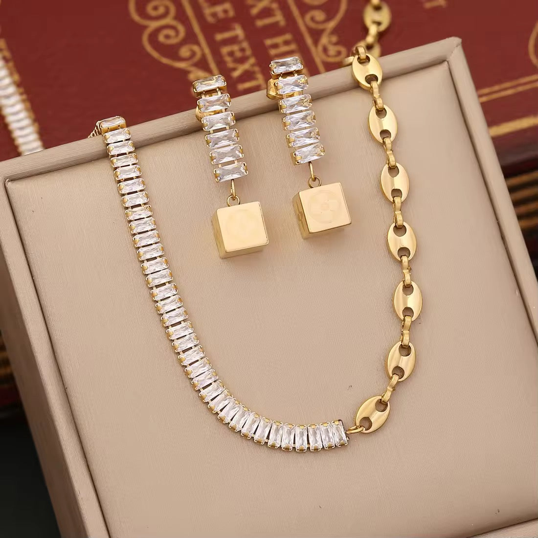 Cubella Set ( Necklace and Earrings)