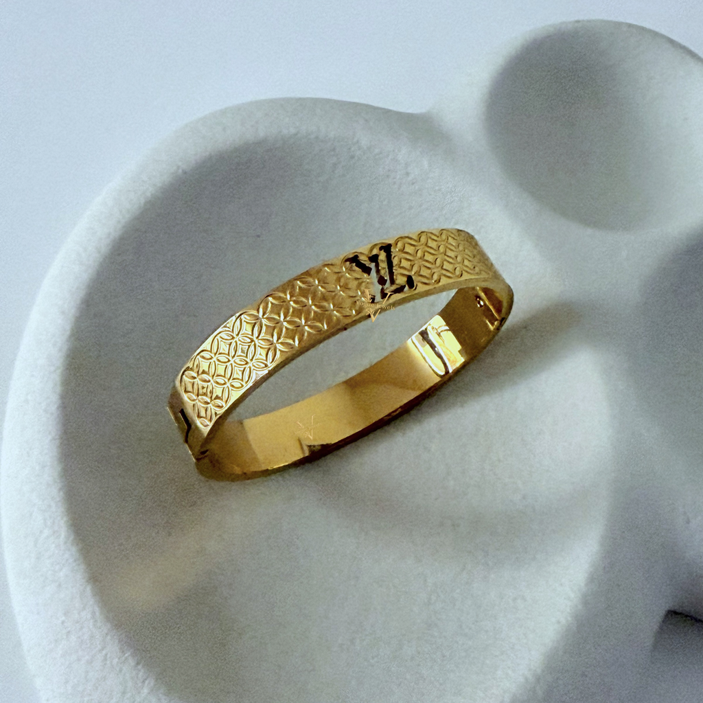 Royal Monogram Bracelet (small size - 2.4” diameter)