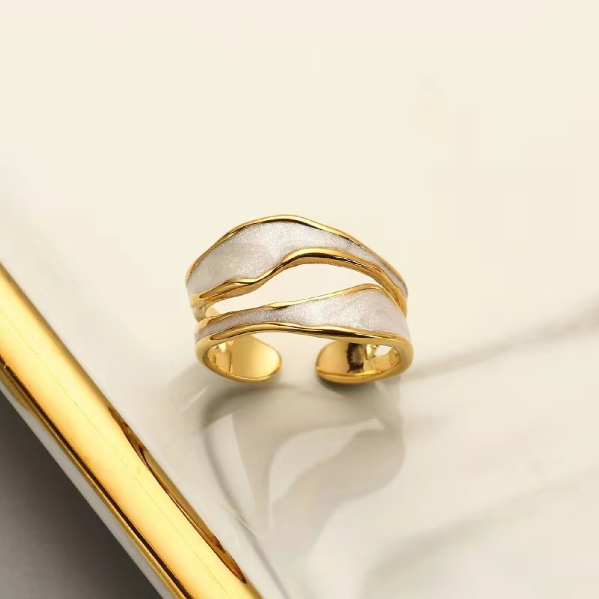 Asymmetrical Enamel Ring
