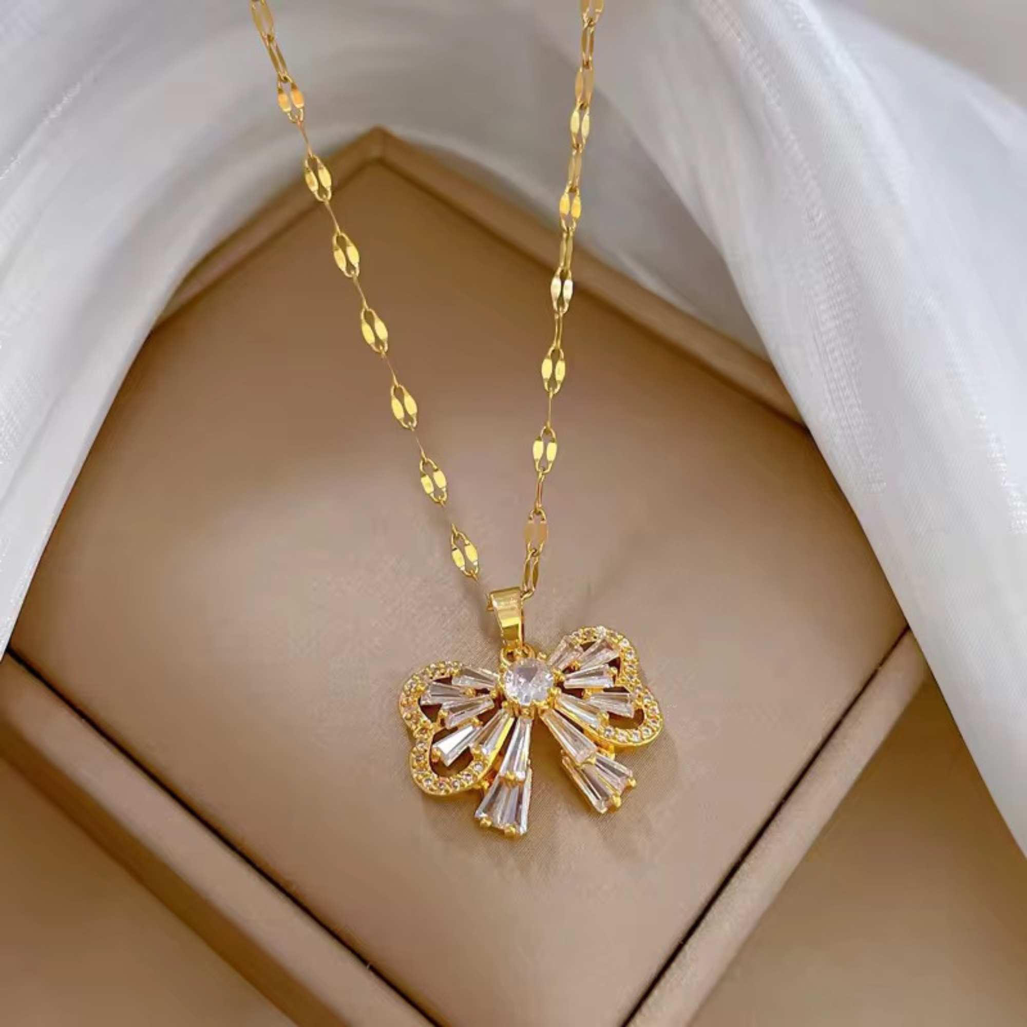 Dazzling Bow Necklace