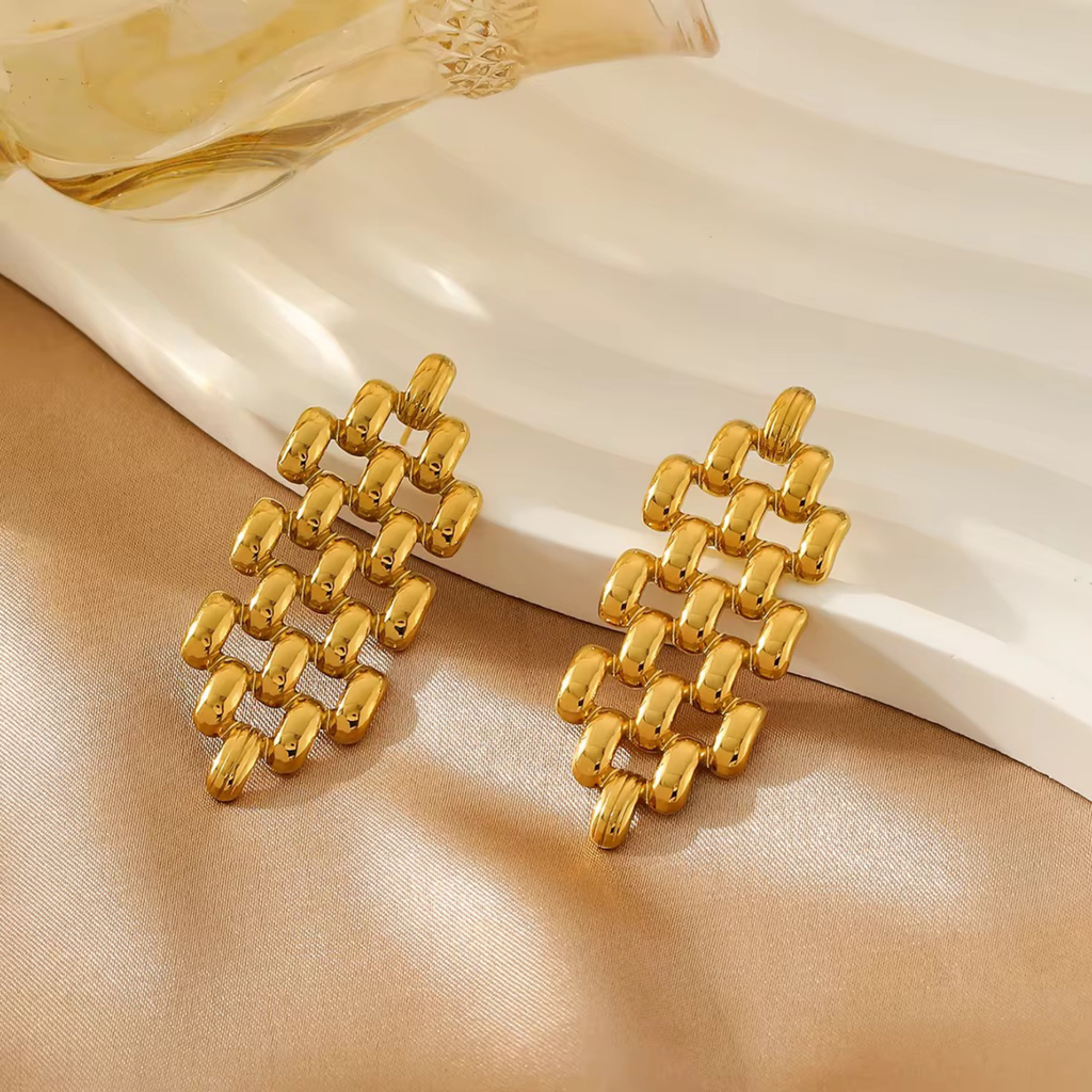 Geometric Maze Studs