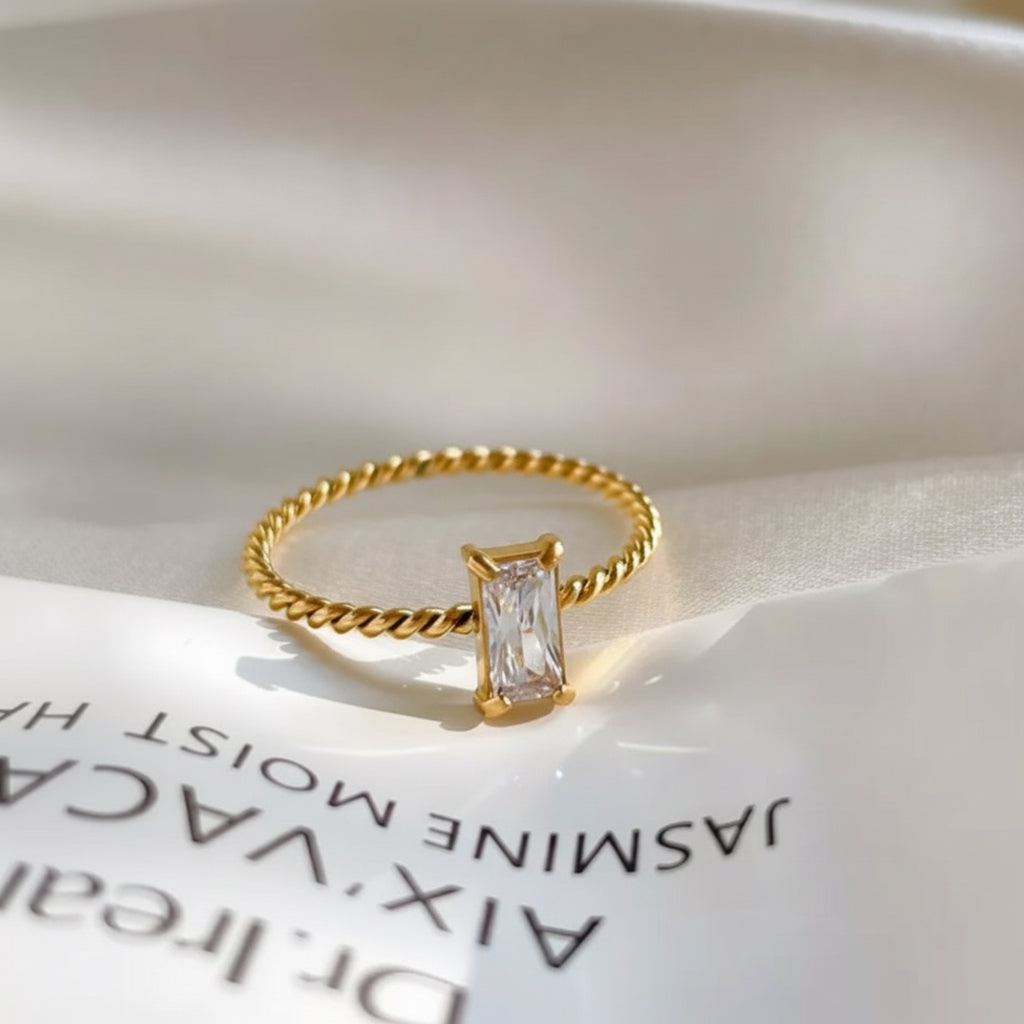 Aamira Zircon Ring