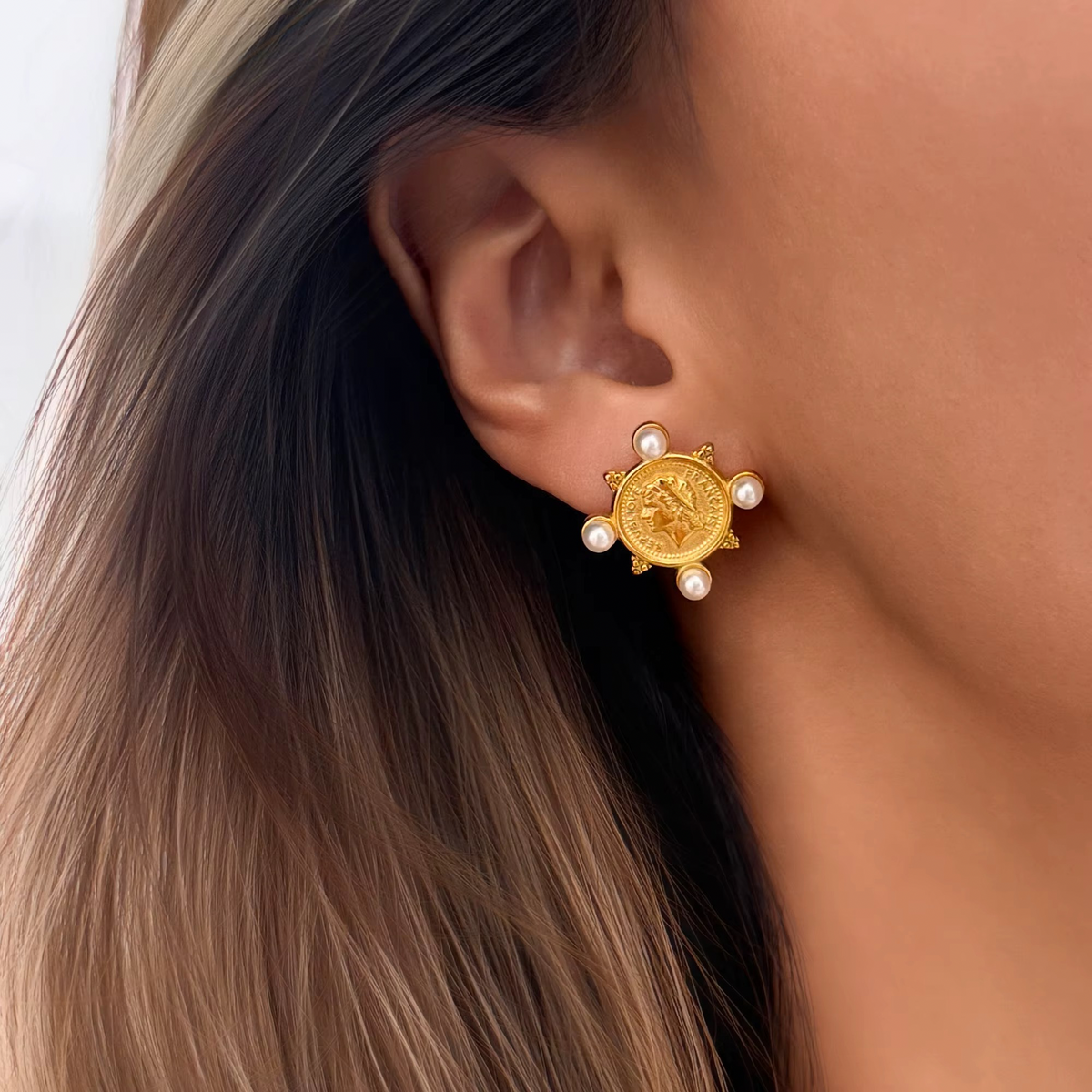 Rajvi Studs