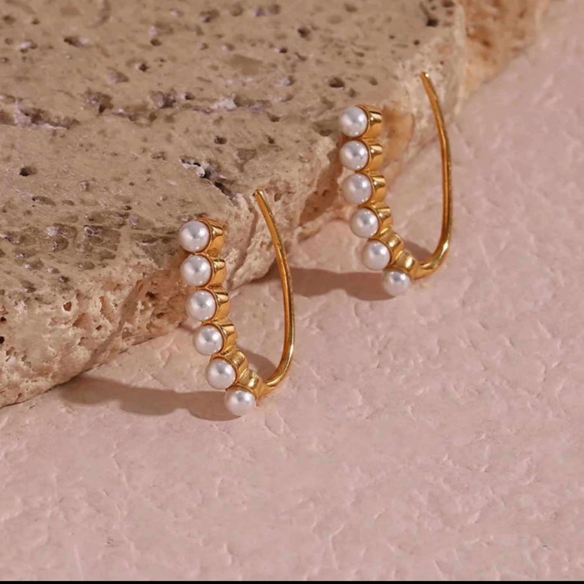 Kayla U-Shaped Earrings