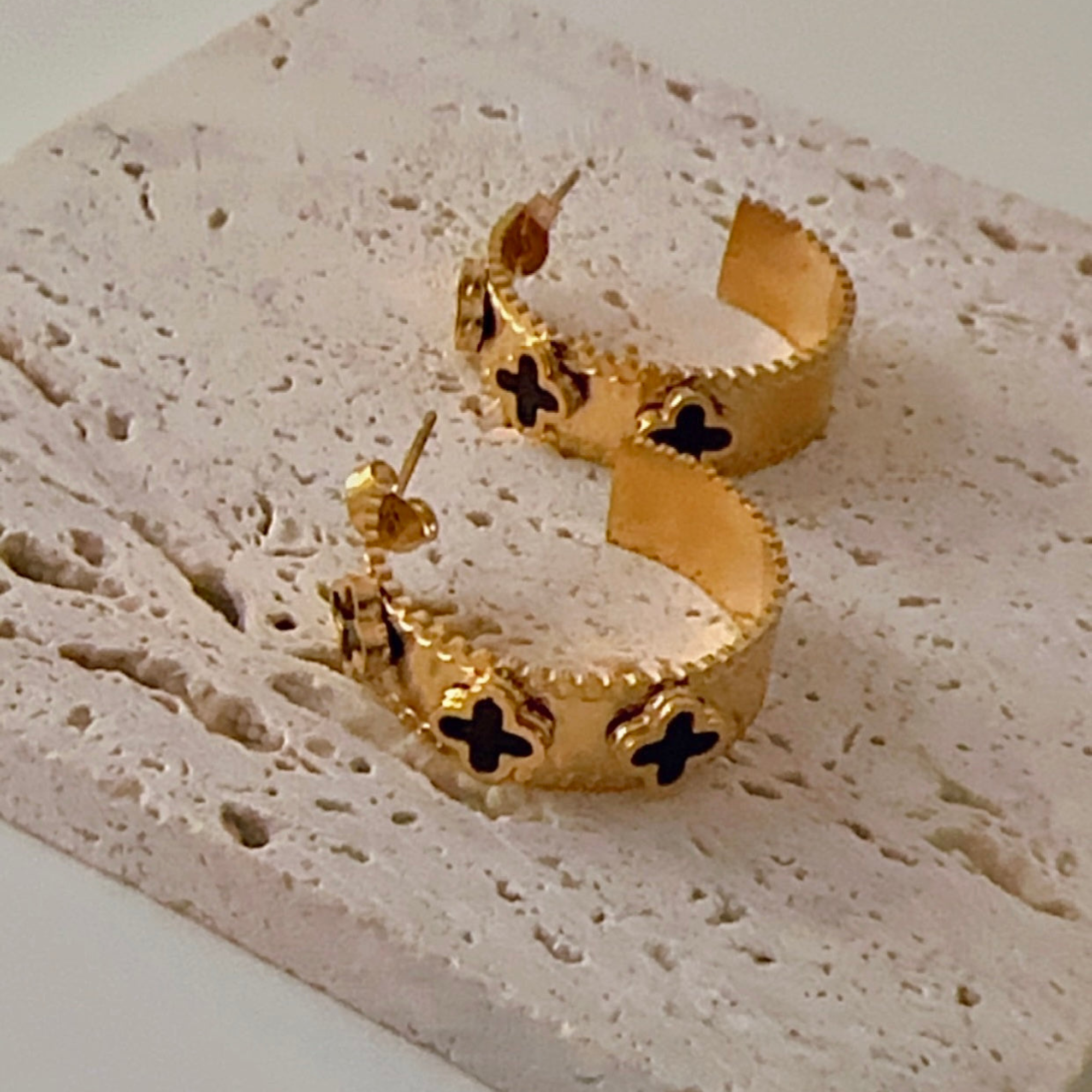 Clover Hoops