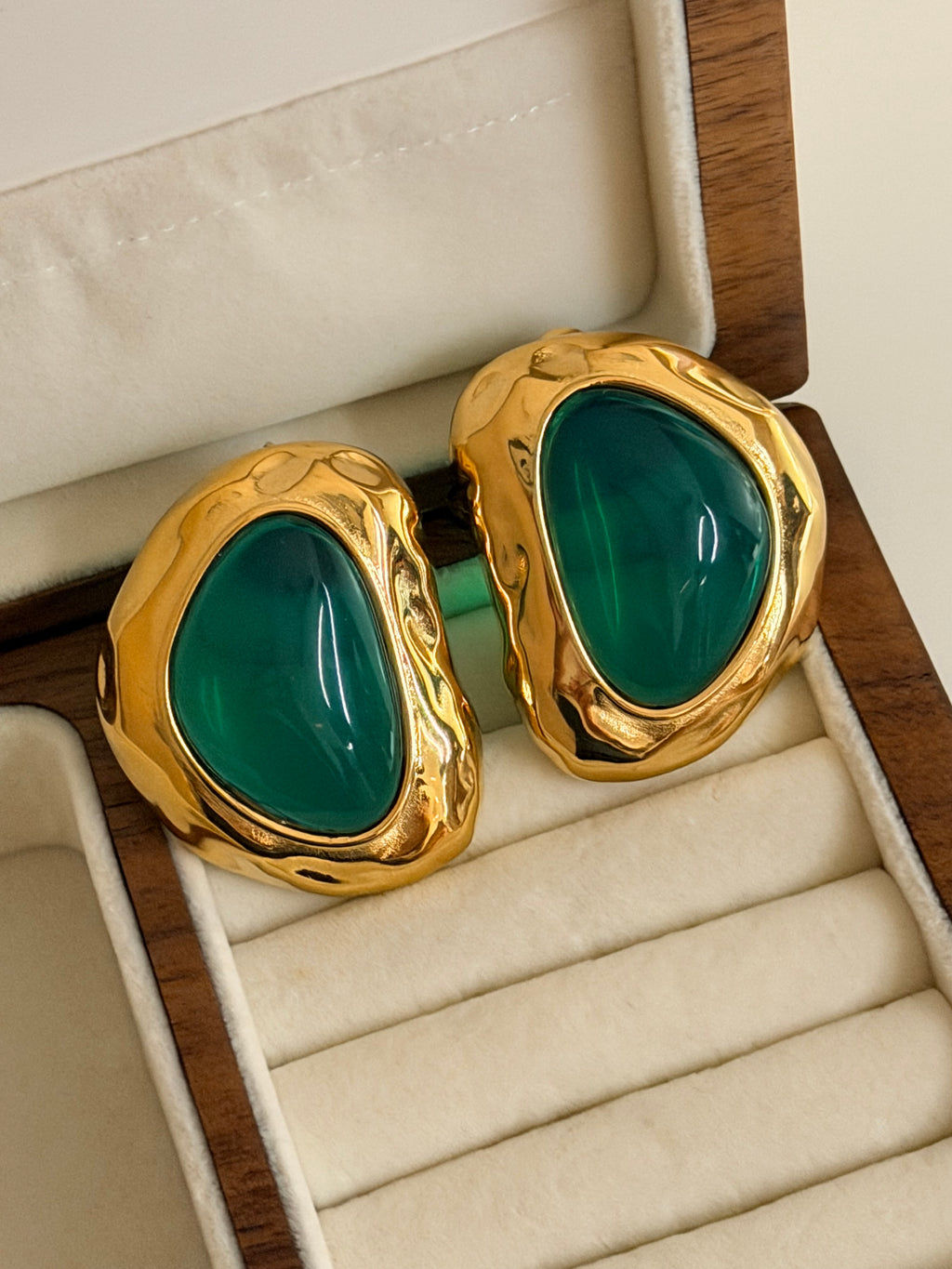 Nyra Bold Earrings
