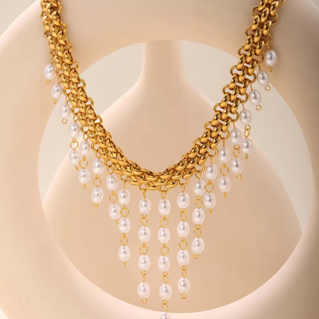 Heirloom Pearlfall Necklace
