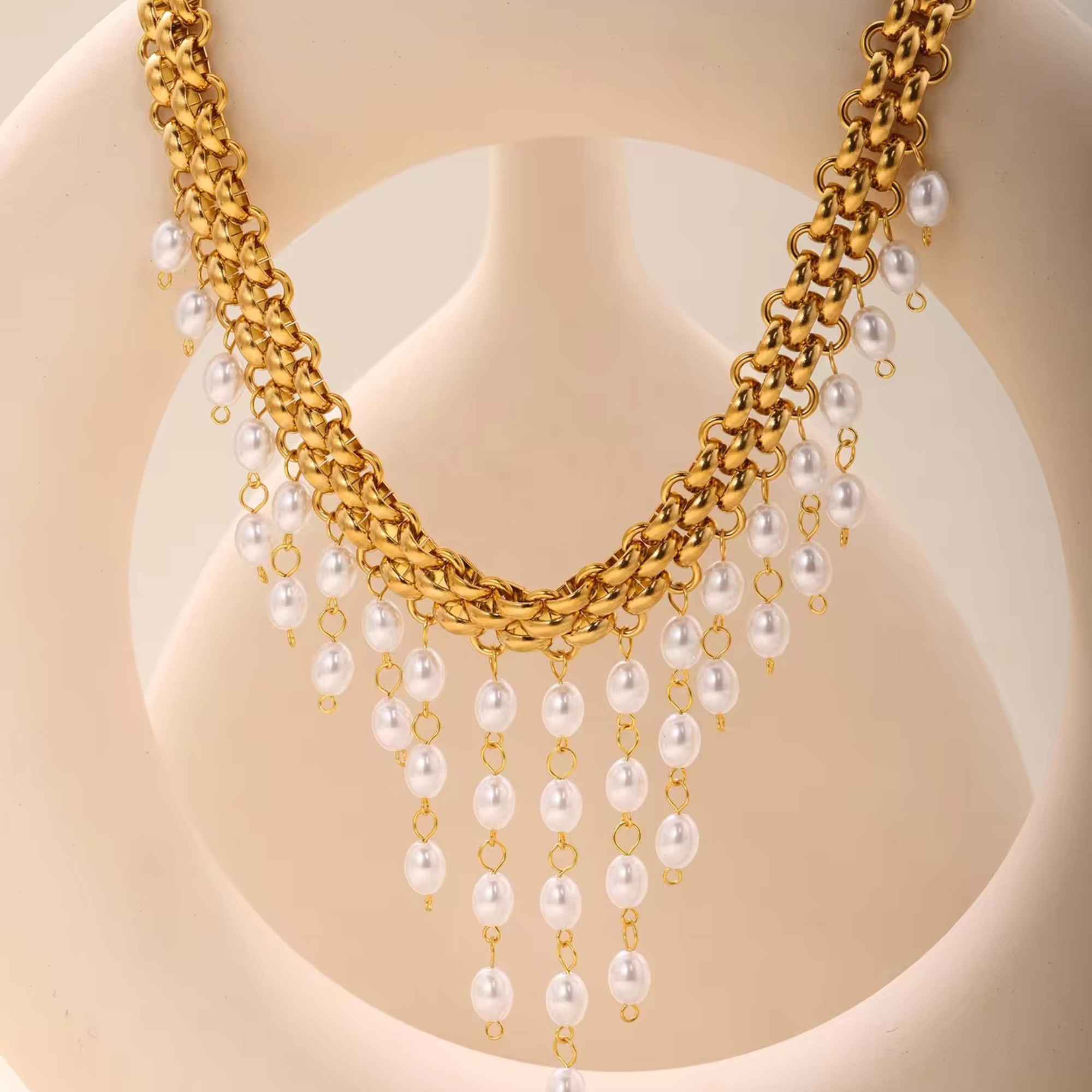 Heirloom Pearlfall Necklace