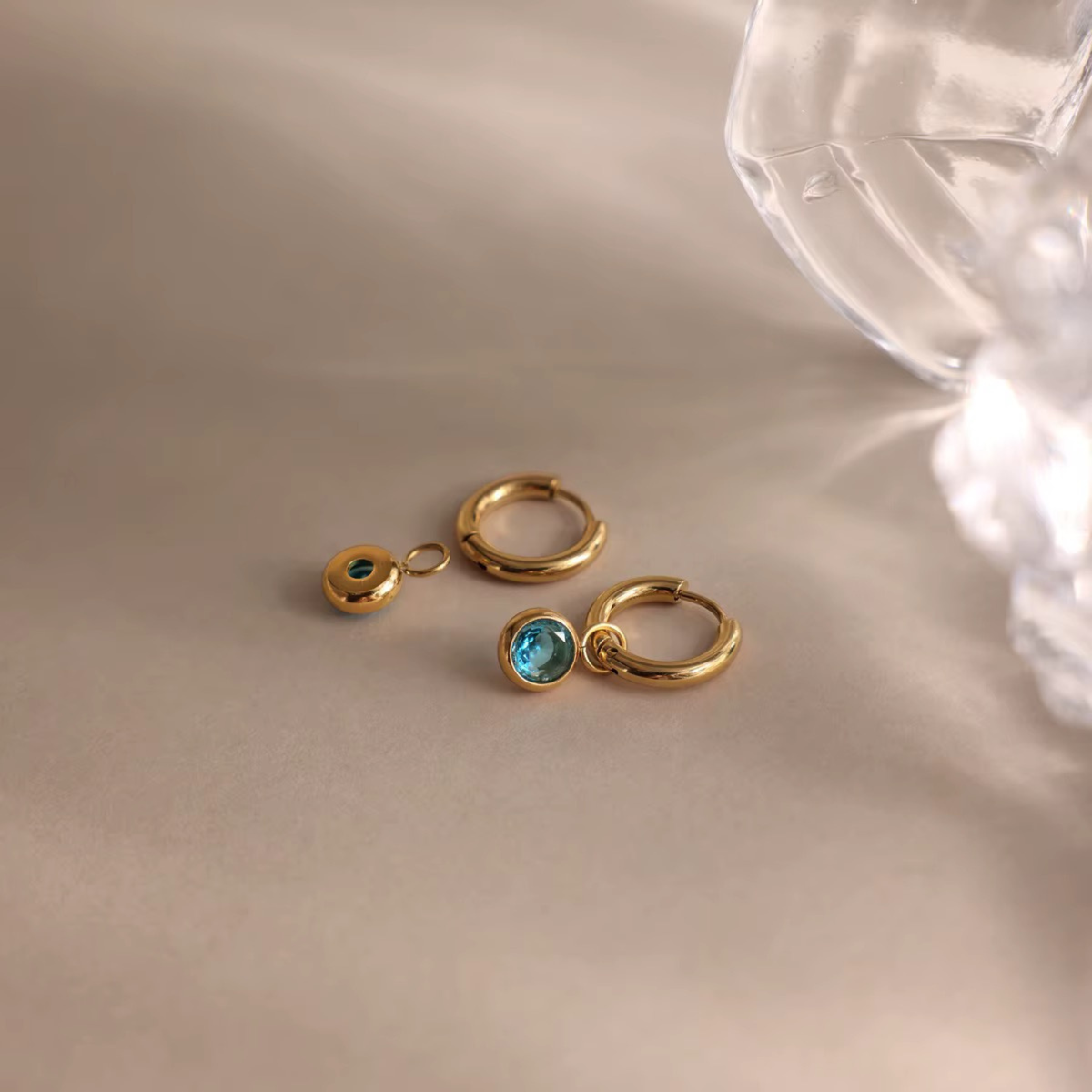 Ziya Hoops