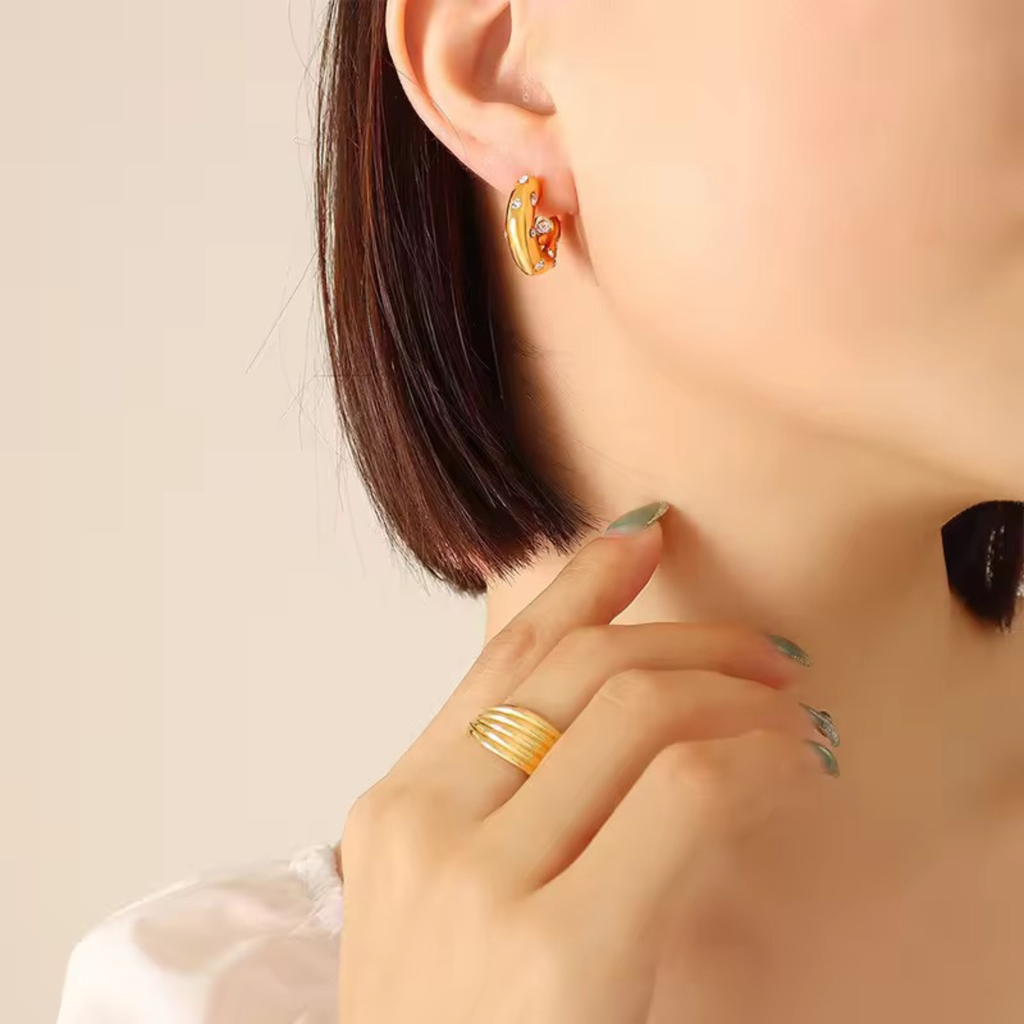Emilia U-Shaped Hoops