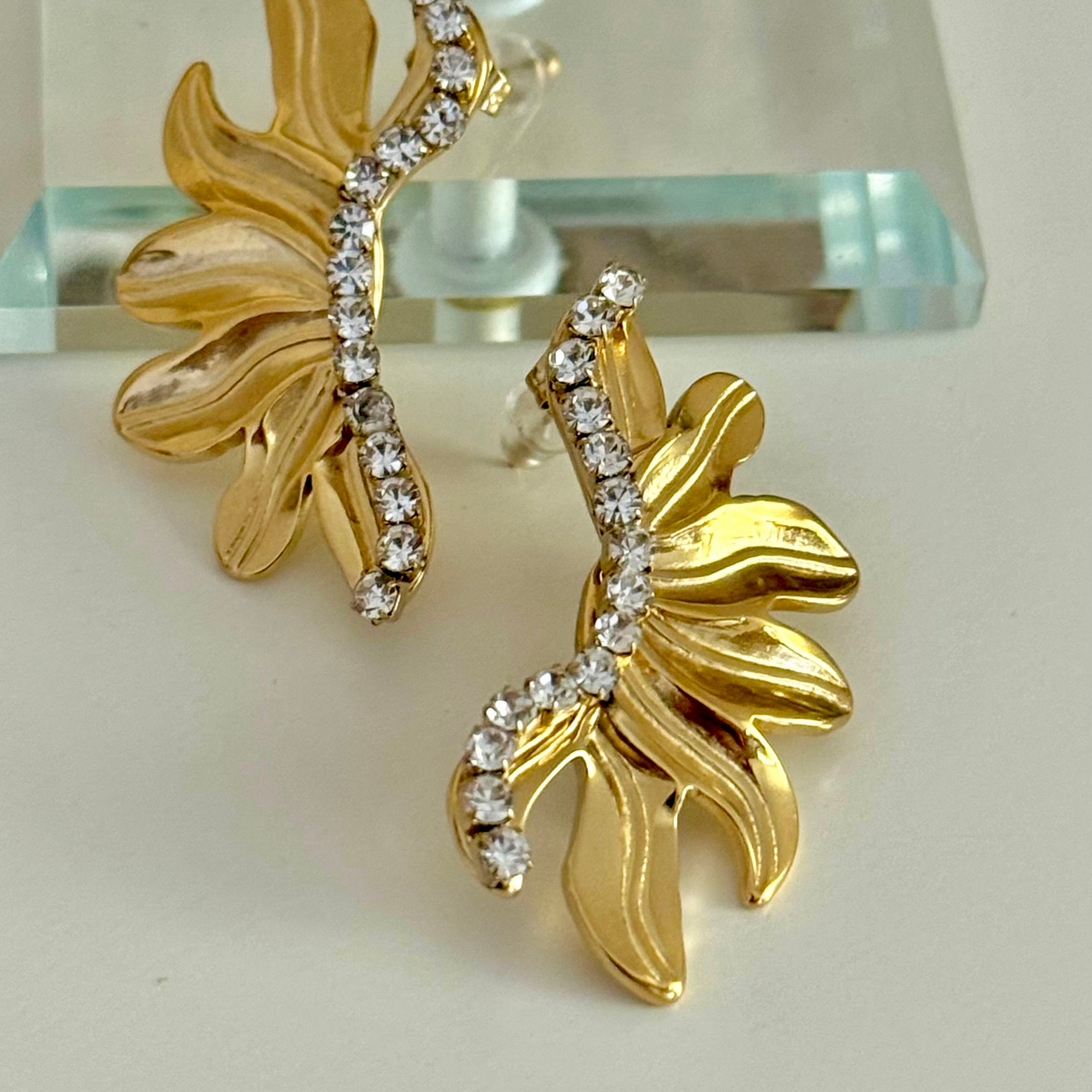 Lumière Leaf Studs
