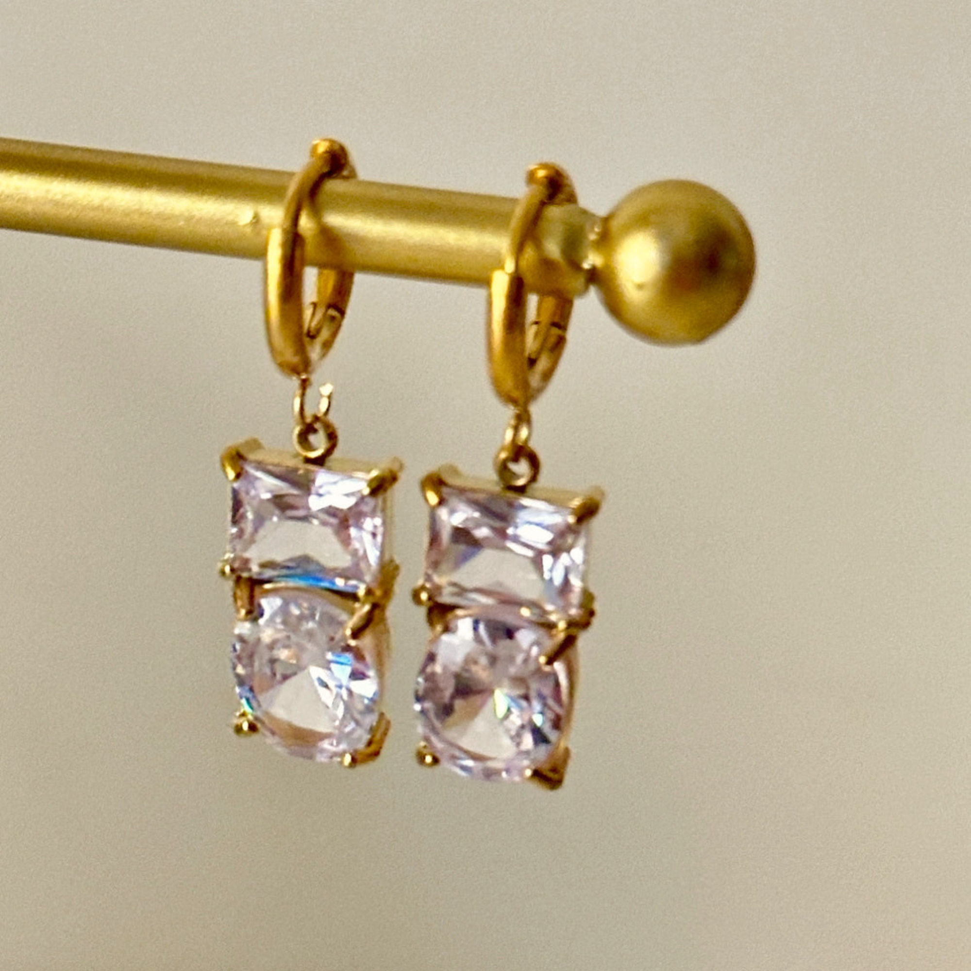 Double Zircon Dangler