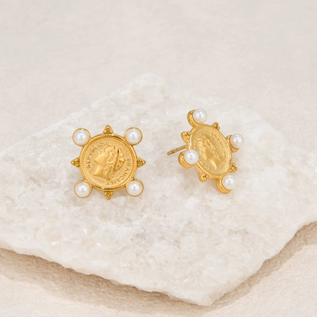 Rajvi Studs