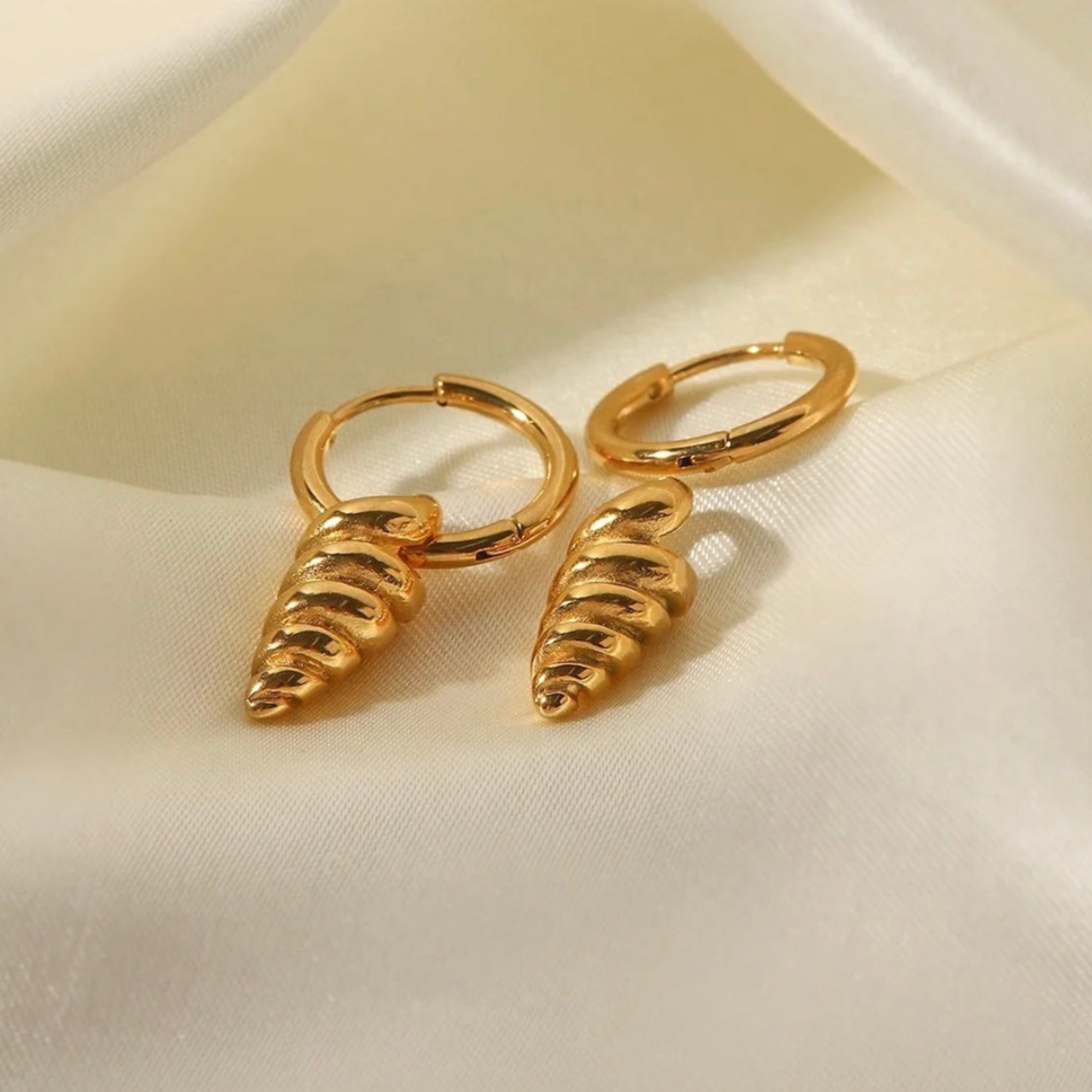 Chloe Shell Hoops