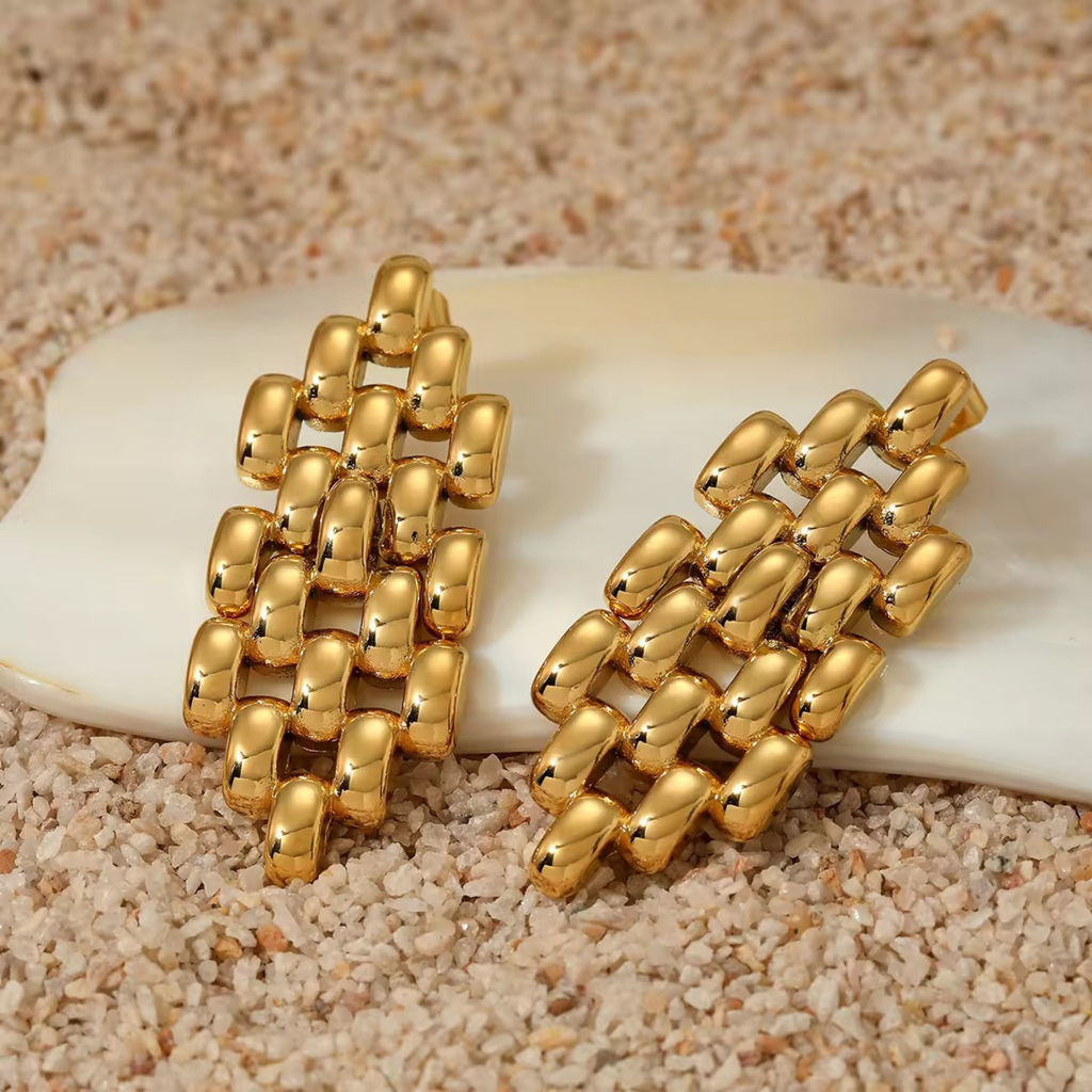 Geometric Maze Studs