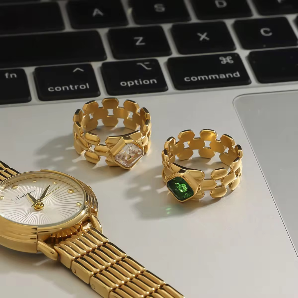 Regal link Stone Ring