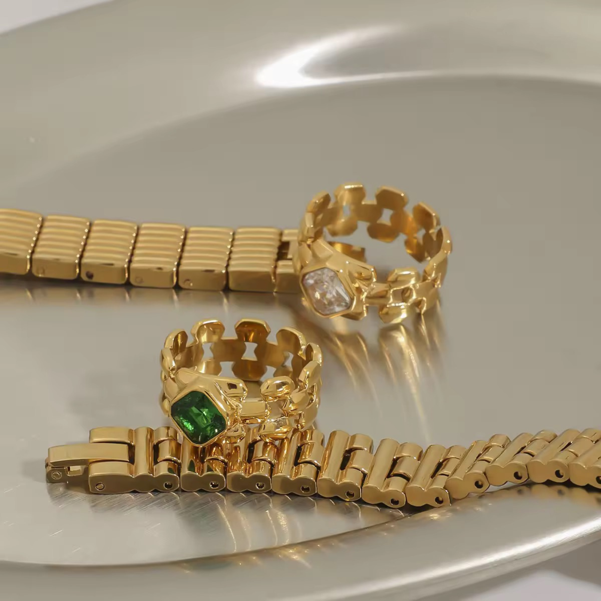 Regal link Stone Ring