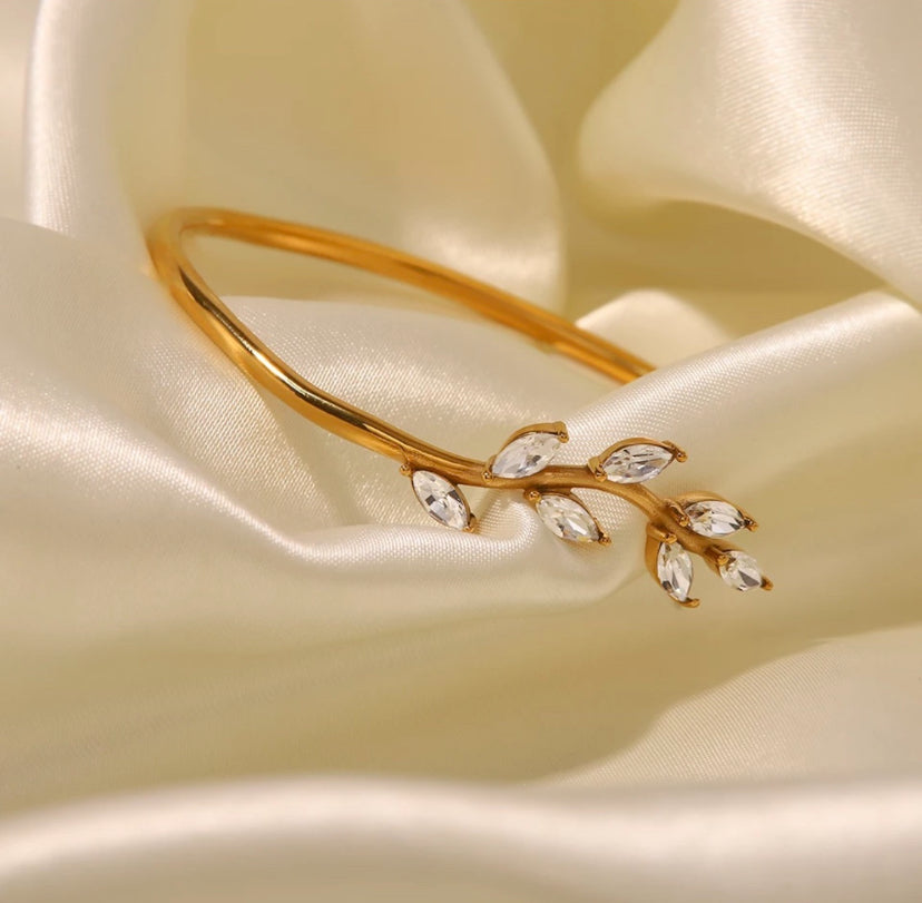 Iris Leafy Cuff | 18K Gold-Plated • Waterproof • Anti-Tarnish