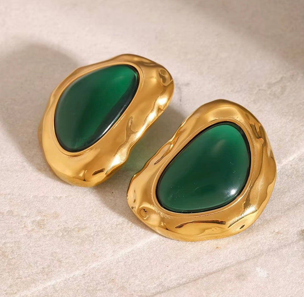 Nyra Bold Earrings