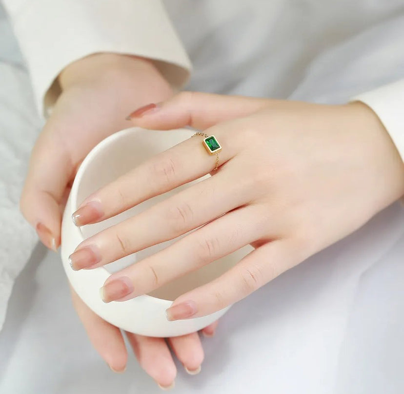 Minnie the String Ring