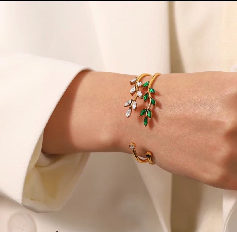 Iris Leafy Cuff | 18K Gold-Plated • Waterproof • Anti-Tarnish