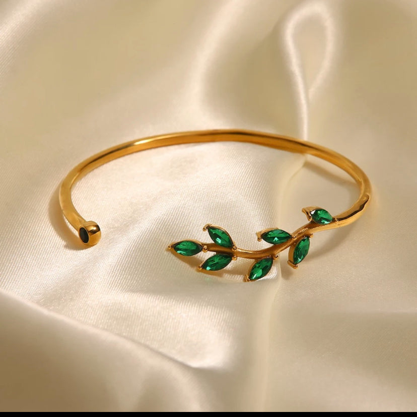 Iris Leafy Cuff | 18K Gold-Plated • Waterproof • Anti-Tarnish
