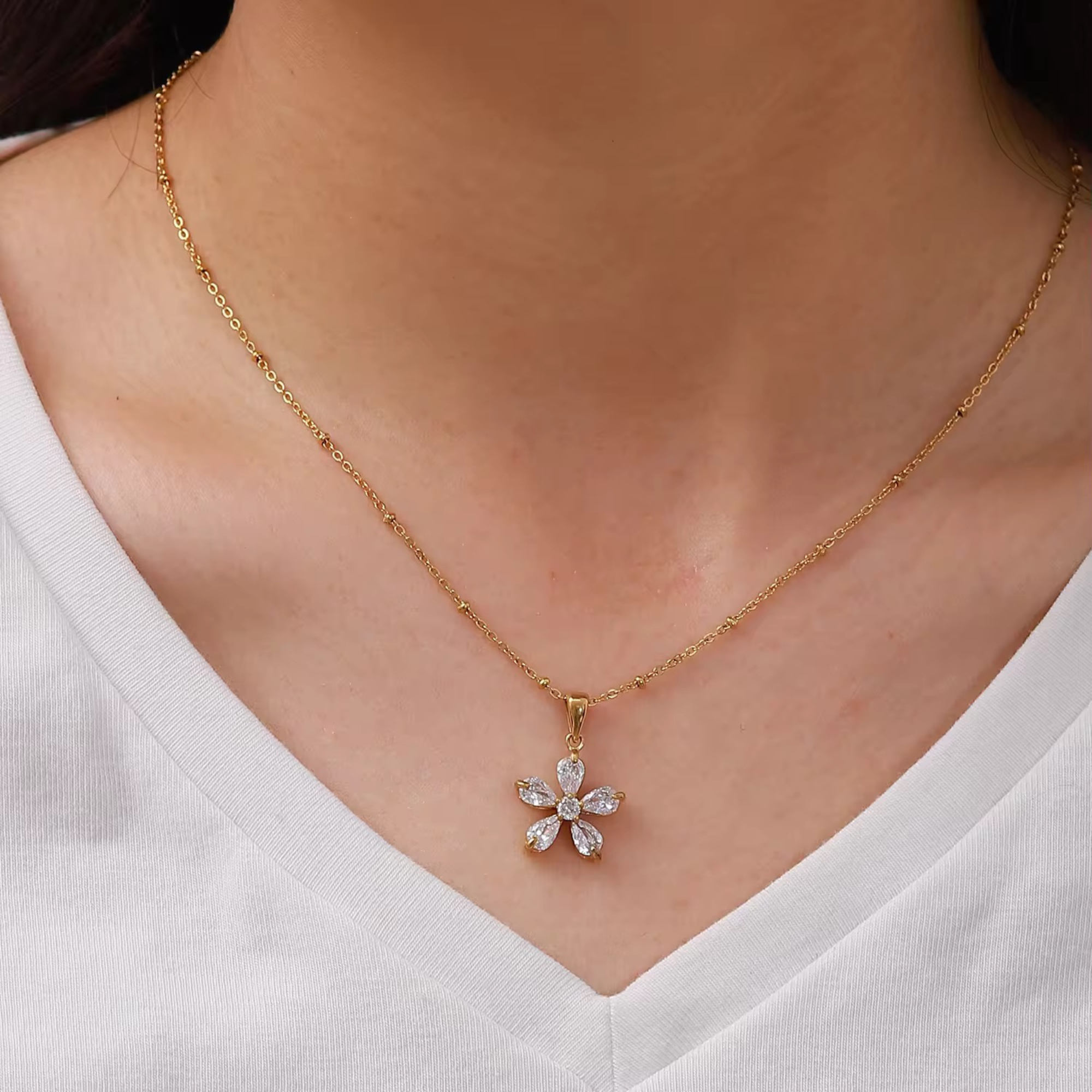 Fleur Zircon Necklace