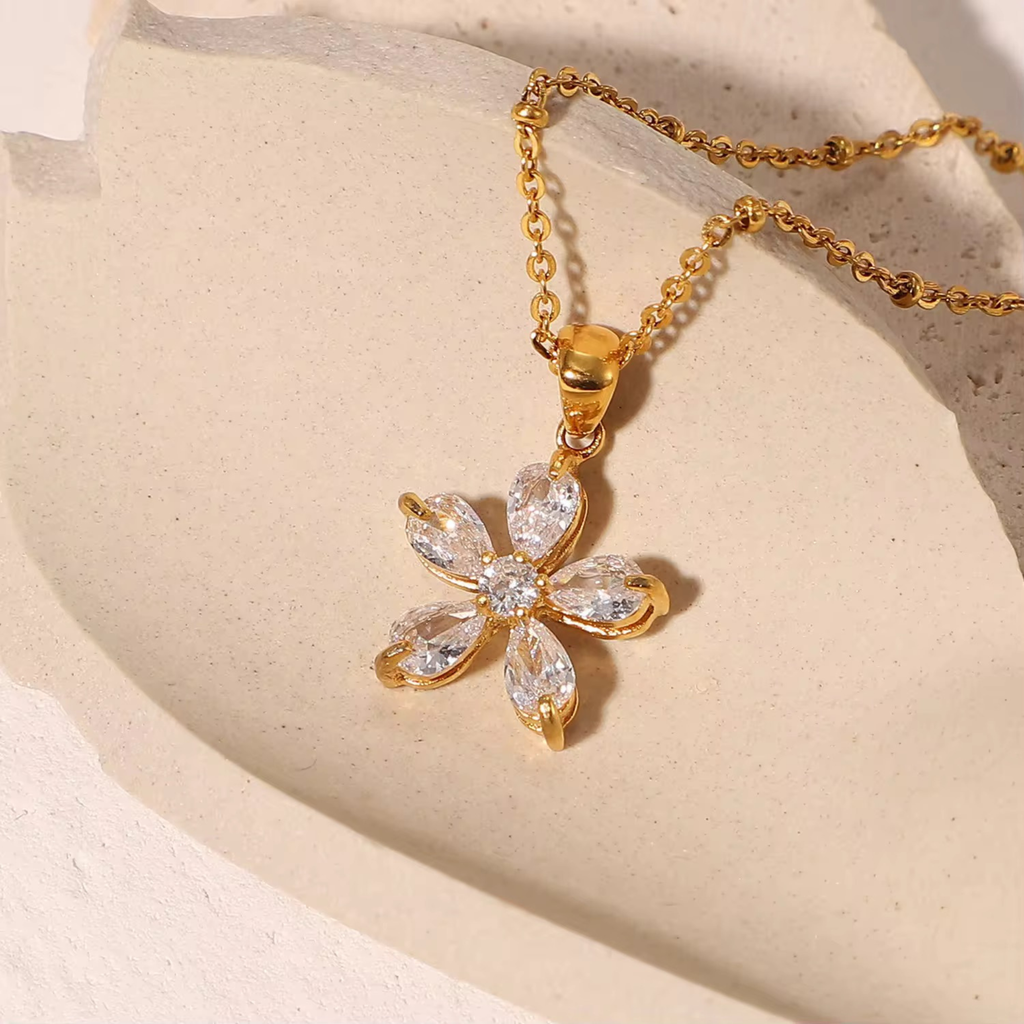 Fleur Zircon Necklace
