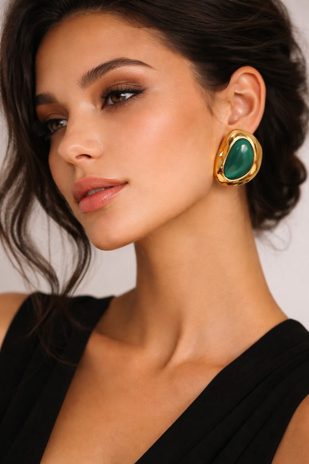 Nyra Bold Earrings