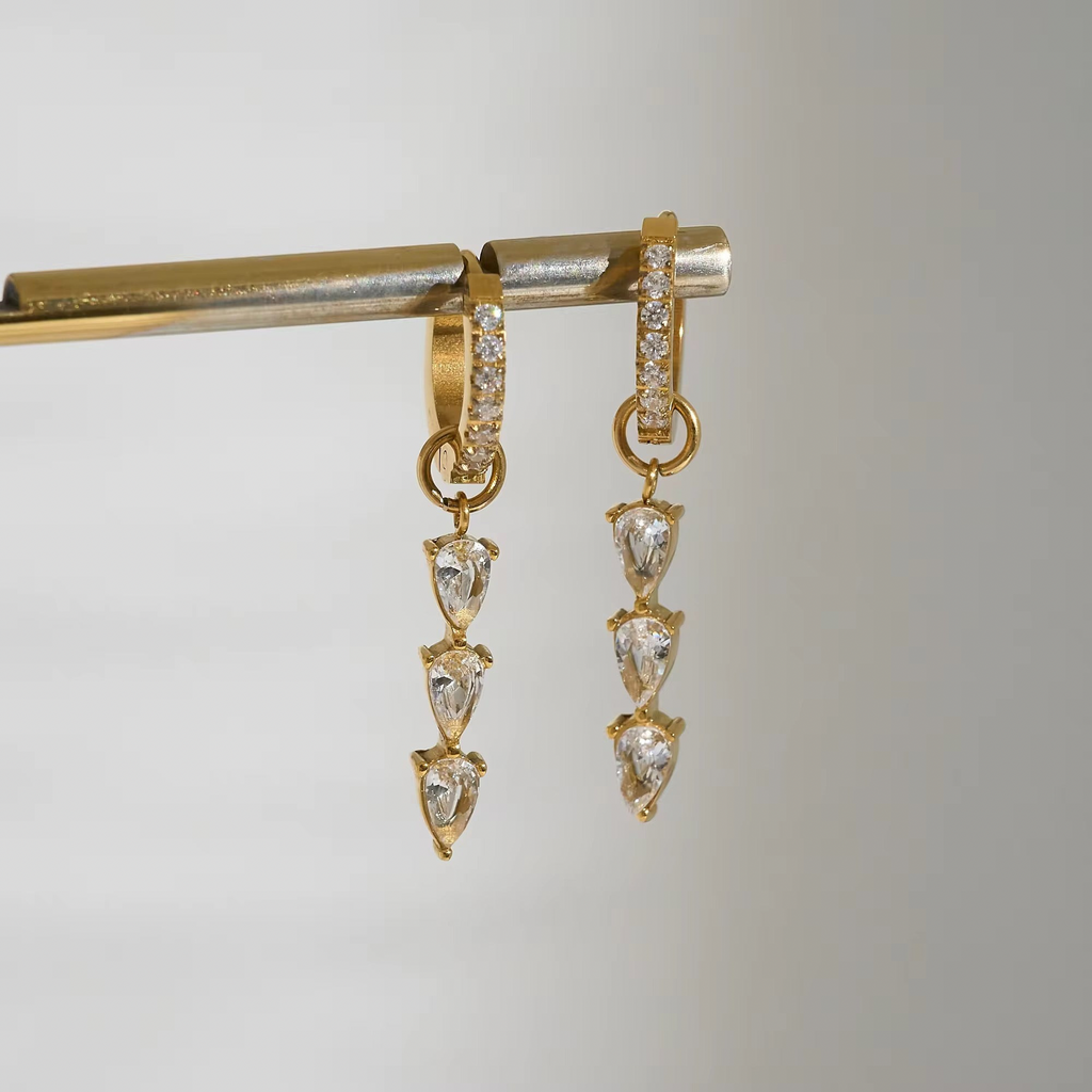 Elara Hoops