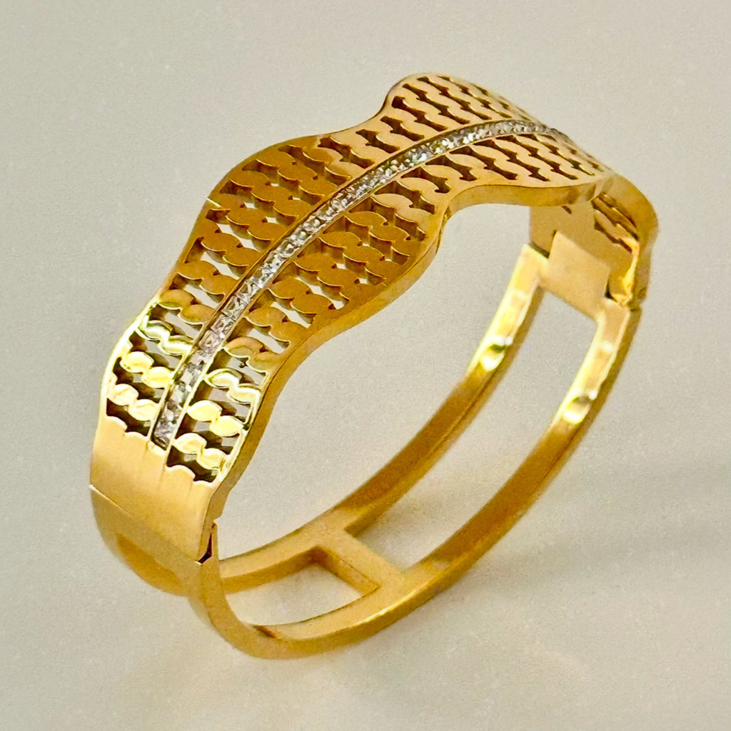 Aleena Wavy Mesh Bracelet